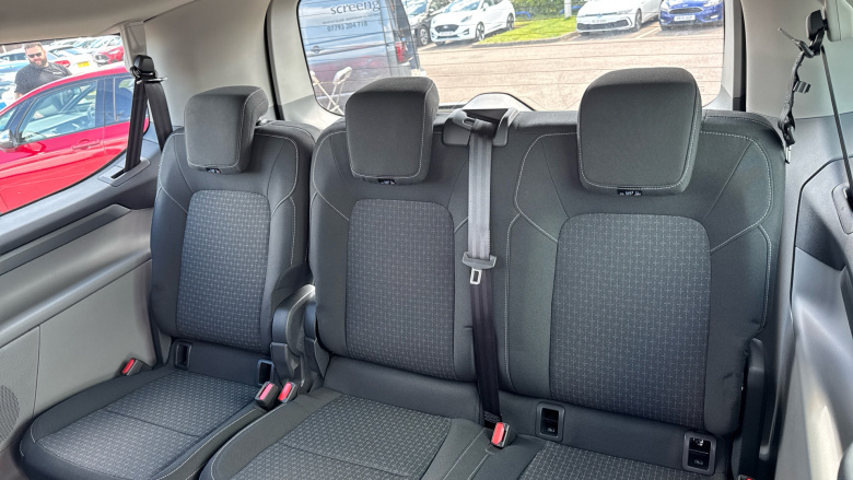Ford Tourneo Custom 320 L1 Diesel Fwd 2.0 EcoBlue 136ps H1 Zetec 8 seater Auto
